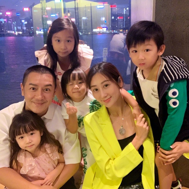 陈浩民夫妻吃小龙虾“只闻味道” 挨轰浪费反呛:多管闲事