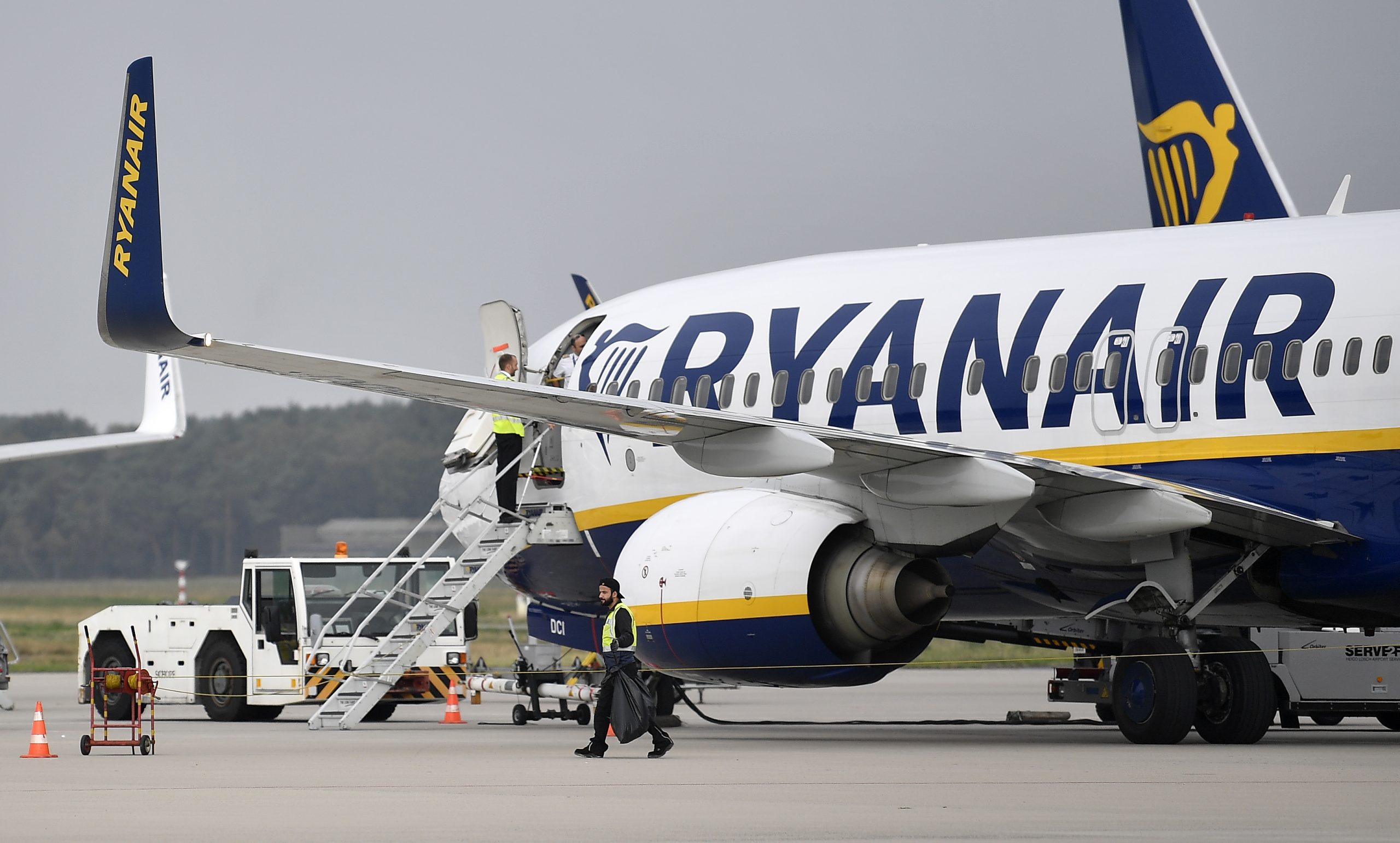 拚图)RyanAir要求南非籍乘客接受语文测试 通过才能登机掀歧视争议
