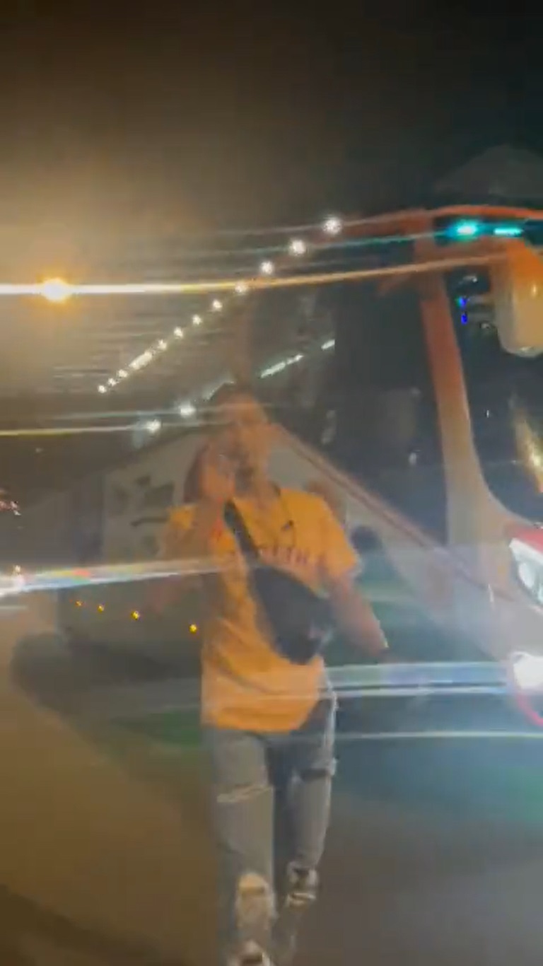 视频 | RM95买VVIP巴士票却货不对版!男子拒搭反遭动粗