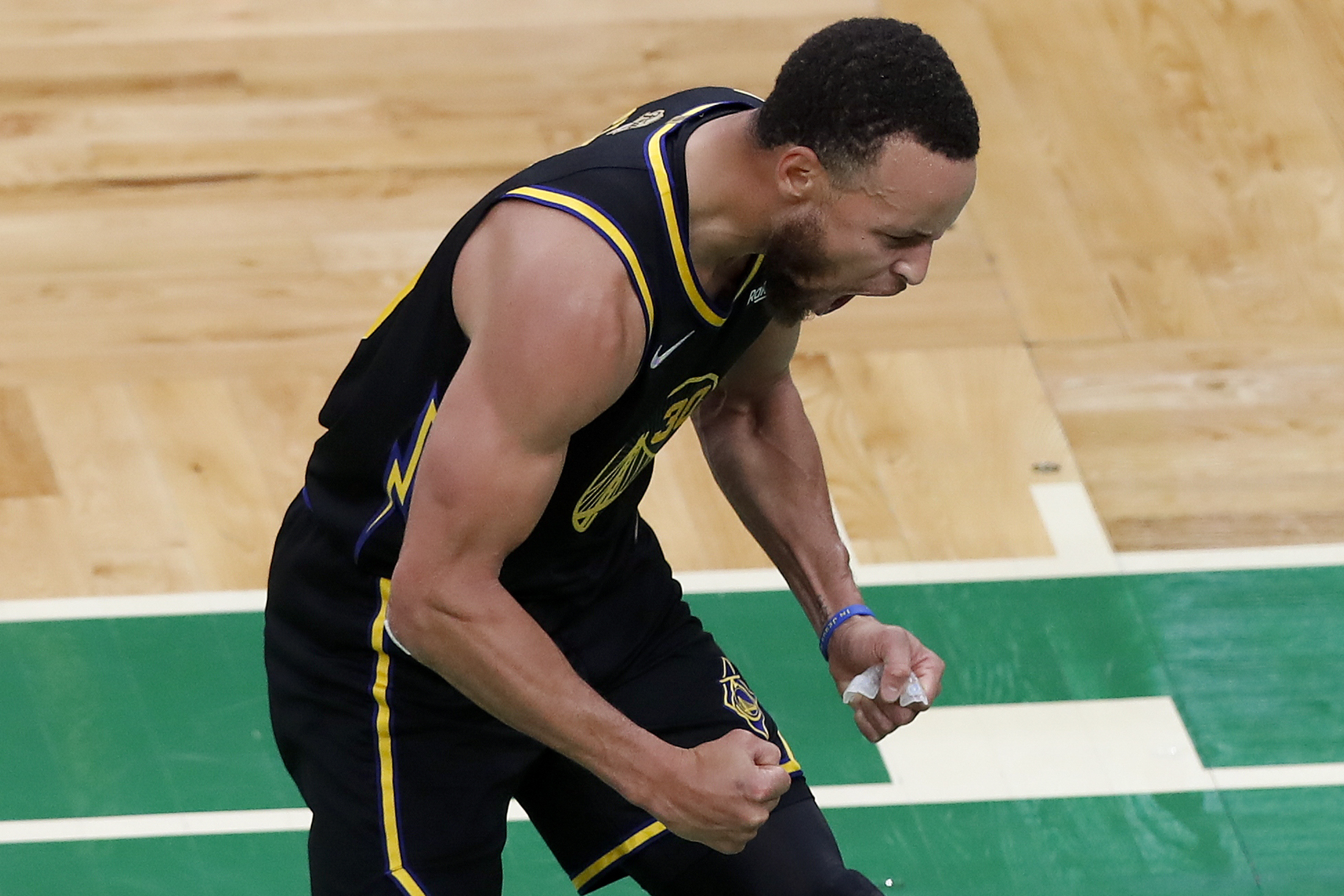 NBA总决赛| 柯里43分10篮板主宰比赛 勇士再度扳平绿衫军