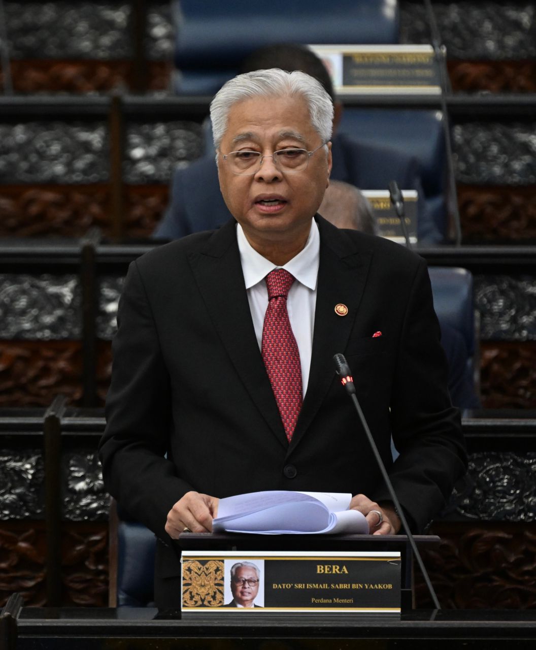 “禁无故换党确保政治稳定”·首相:大马伟大历史