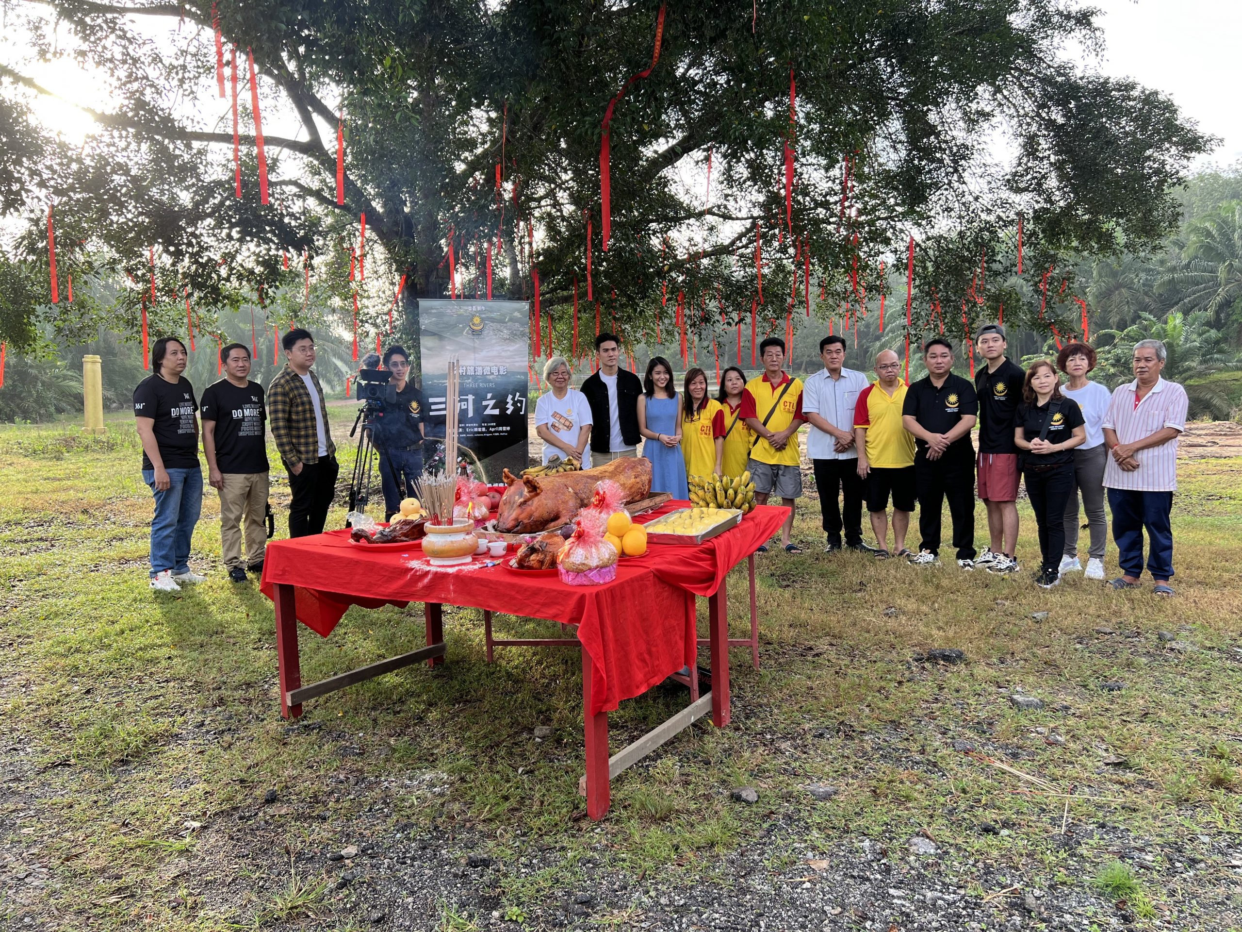 《三河之约》开镜| 赖宏恩拥抱戏太出力 周雪婷抗议:差点窒息
