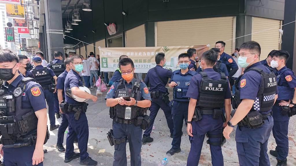 台南庙会大乱斗!2进香团互殴爆多声枪响 60多人被警方带走