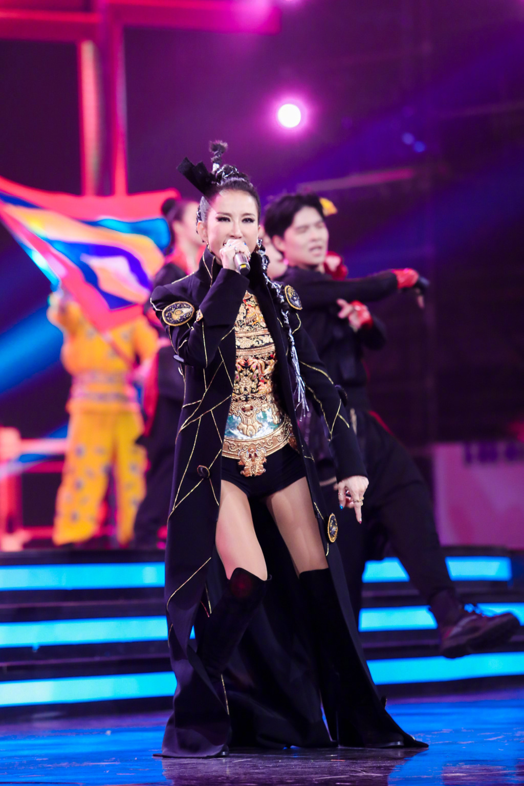 唱《刀马旦》大走音挨批 李玟道歉揭祸首
