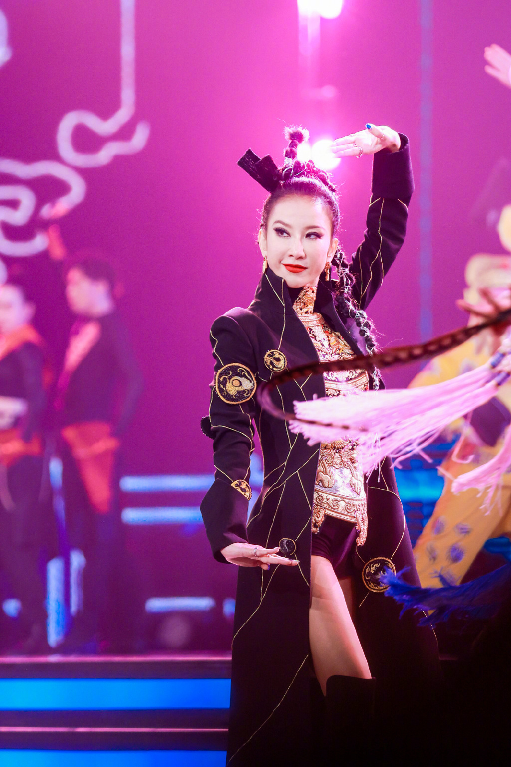 唱《刀马旦》大走音挨批 李玟道歉揭祸首