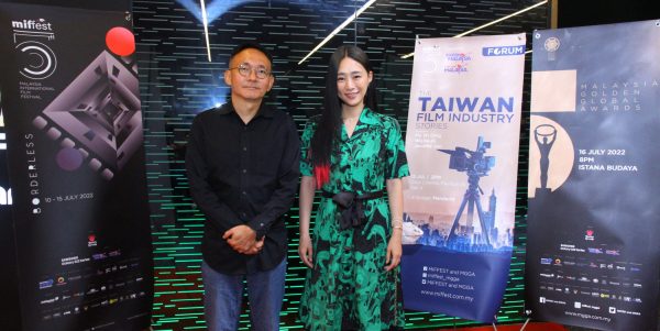 导演电影无缘大马上映 何蔚庭自侃拍鬼片找“出路”