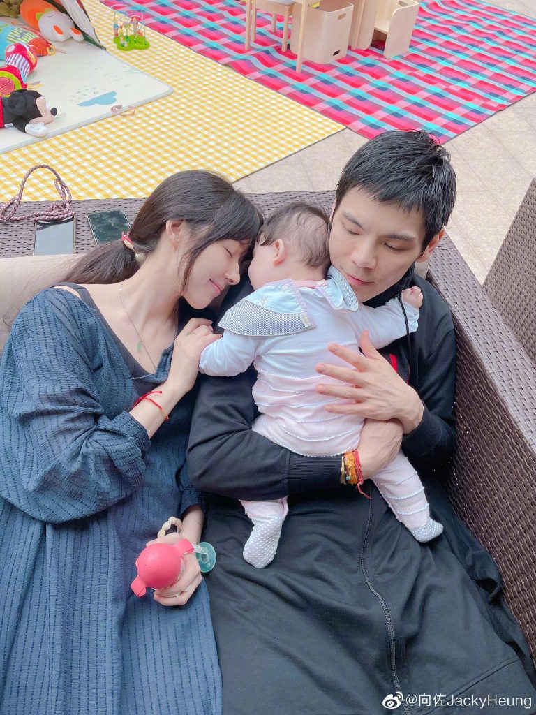 郭碧婷坐月子向佐被曝出轨 向太辟谣:乱讲