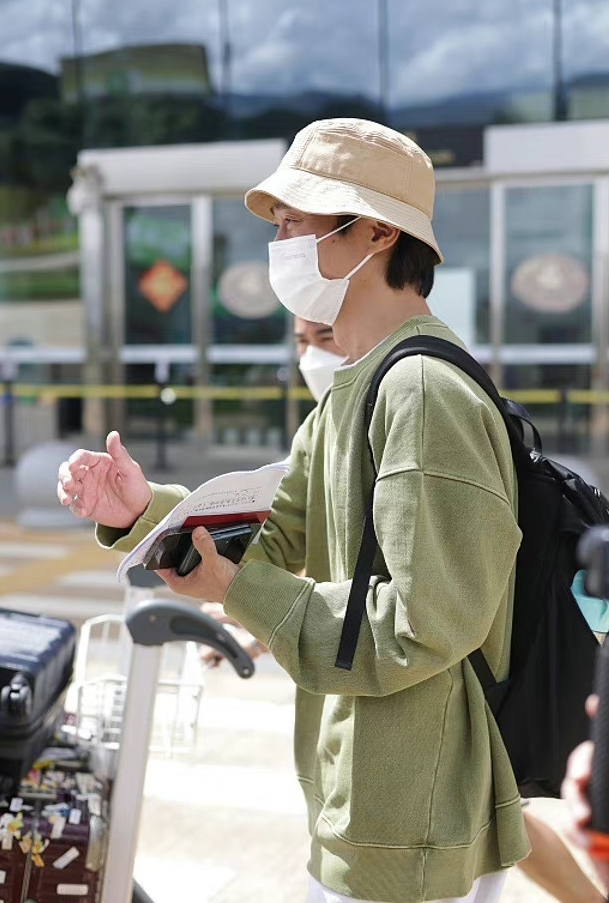 张栋樑出关现身云南 实锤录《星星的约定》
