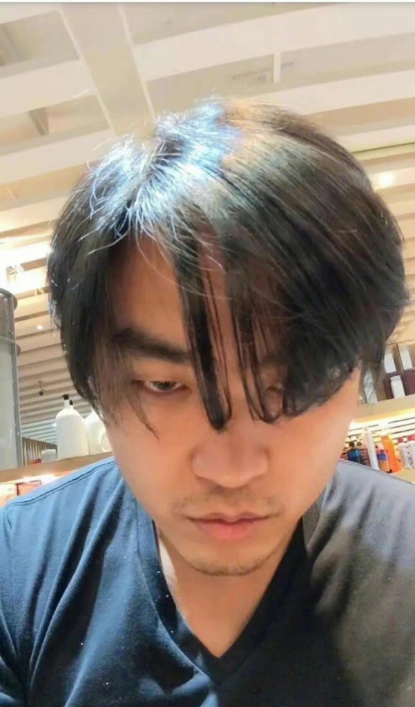 微博炸锅! 李立群儿惊吐“李家永远反共”