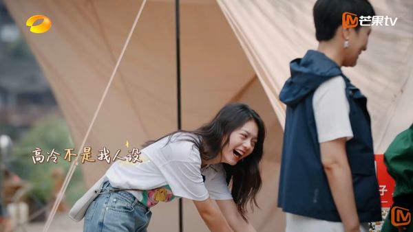 杨幂3度遭路人误认 超高EQ被赞爆