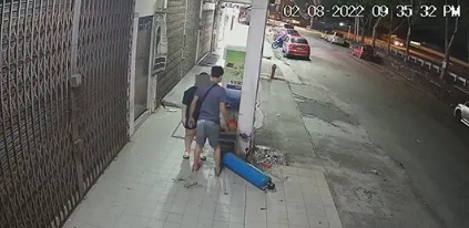 网传男女争吵踼坏水机视频 一句 “我买McDonald给你吃”却红了!