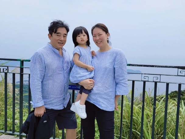 老婆晒一家三口照打卡 惊见吕方变“圆方”