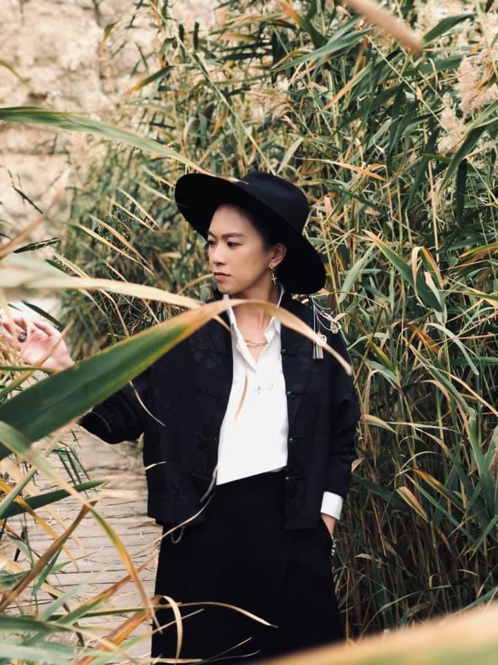艾成家人解隔急见最后一面 王瞳靠大马插画硬撑