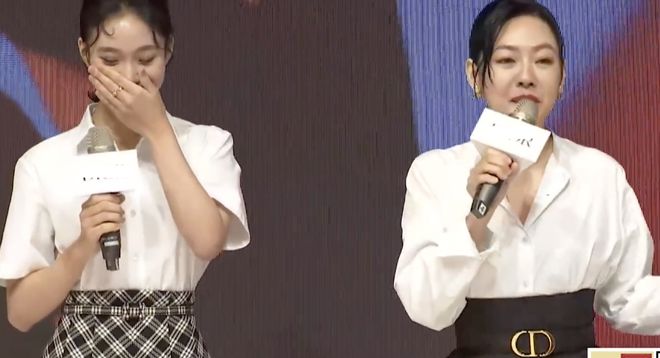 被妈爆料爱小奶狗型男生 小S次女首秀撂双语