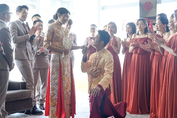 黄嘉乐结婚“铁马家族”齐聚 唐诗咏反串做兄弟
