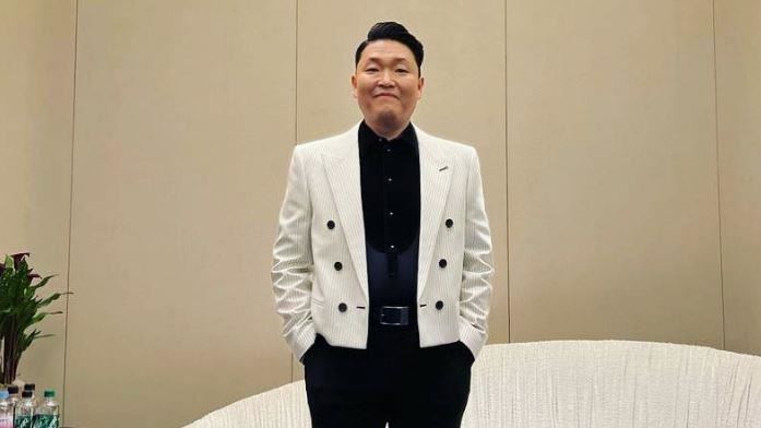 PSY湿身秀工作人员滑倒身亡 15公尺高台拆灯坠落