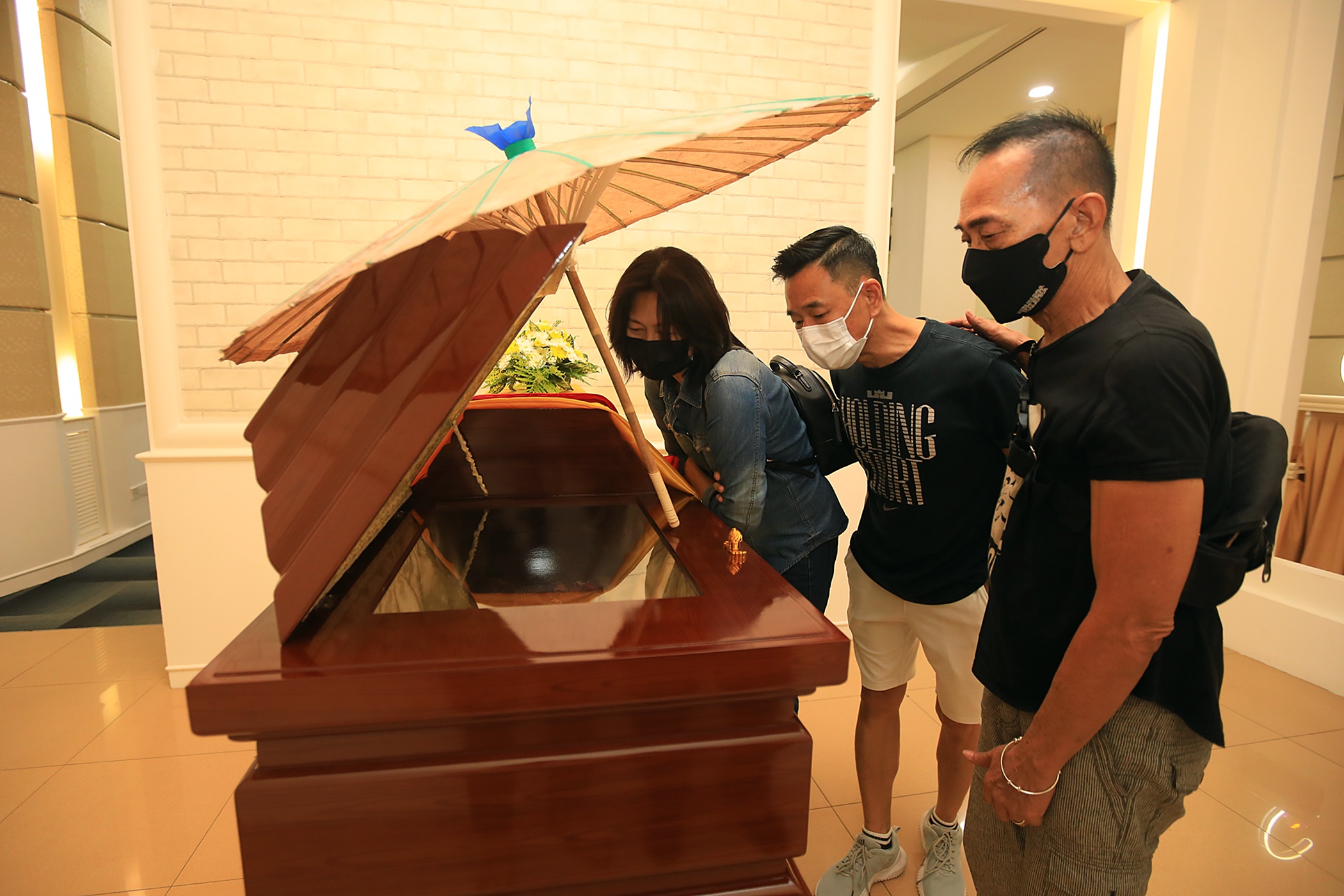 10年前拍好遗照 韩瑛海葬