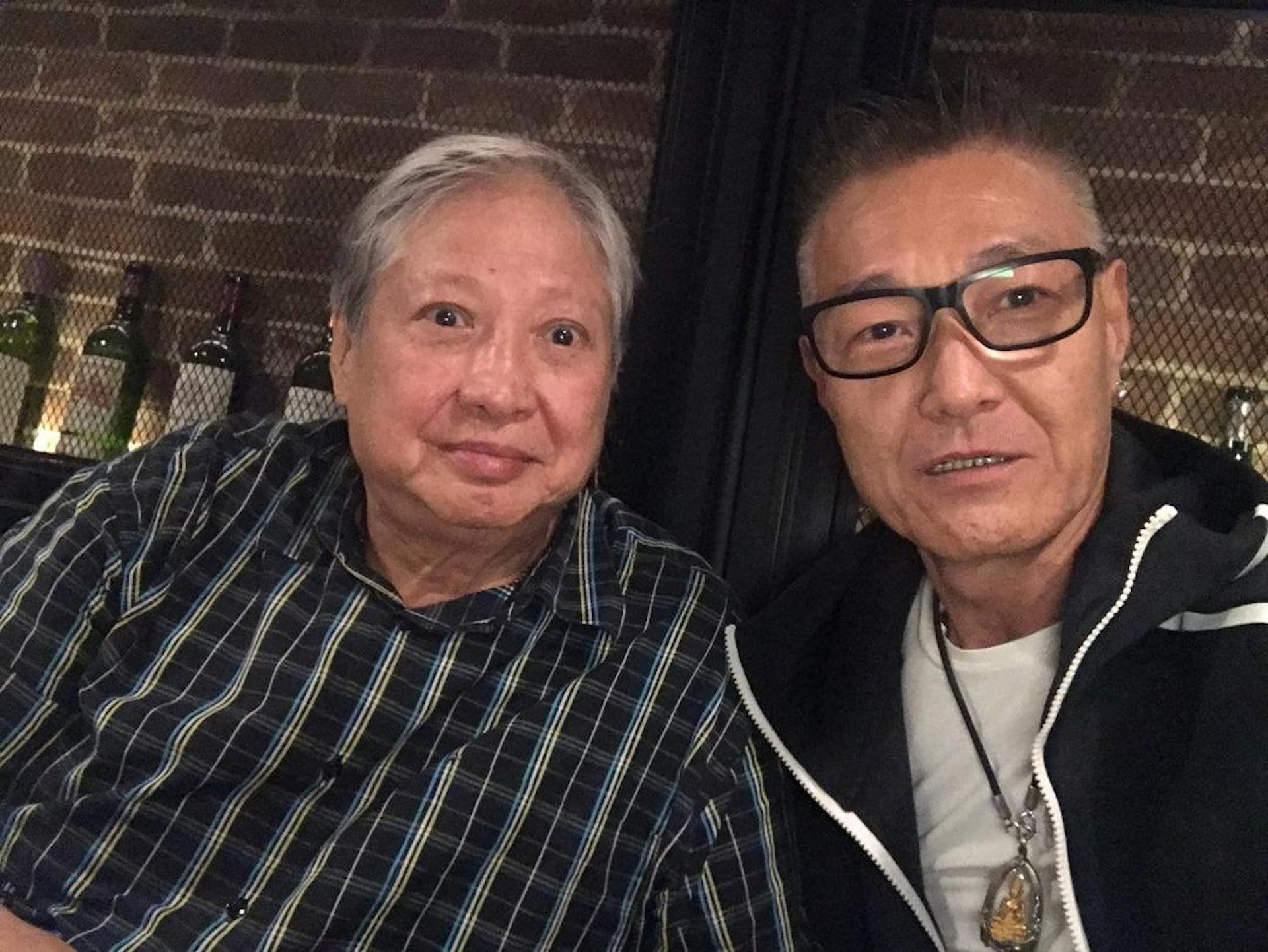 卢惠光晒同框洪金宝 网惊讶两人只相差X岁