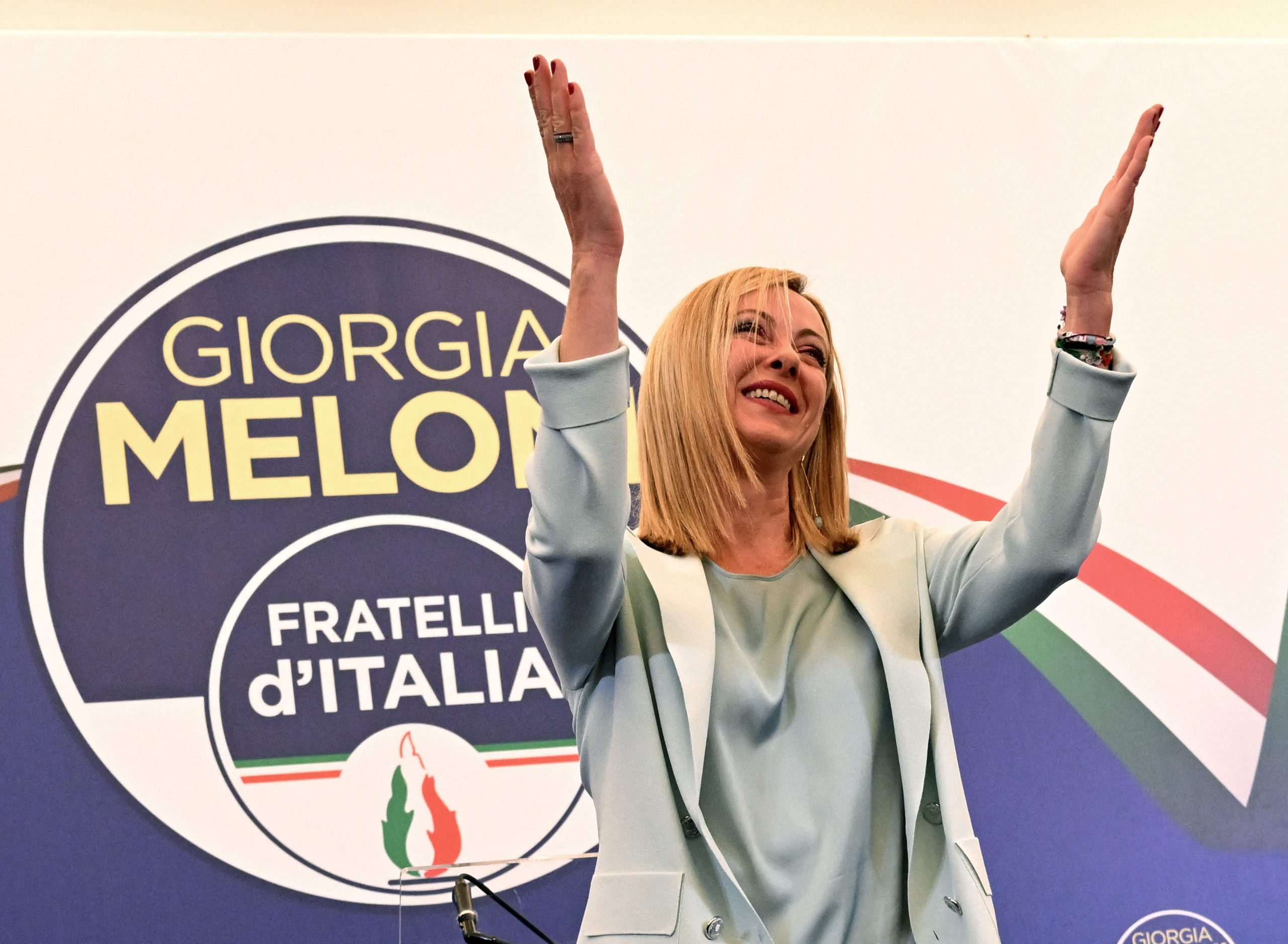 意大利国会选举票站调查指右翼联盟胜选 势诞首位女总理