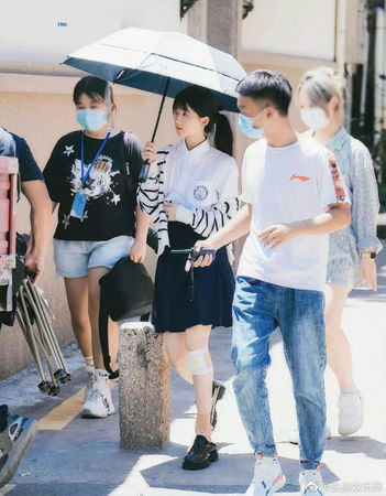 赵露思“偷偷藏不住” 剧组怒吁抵制代拍