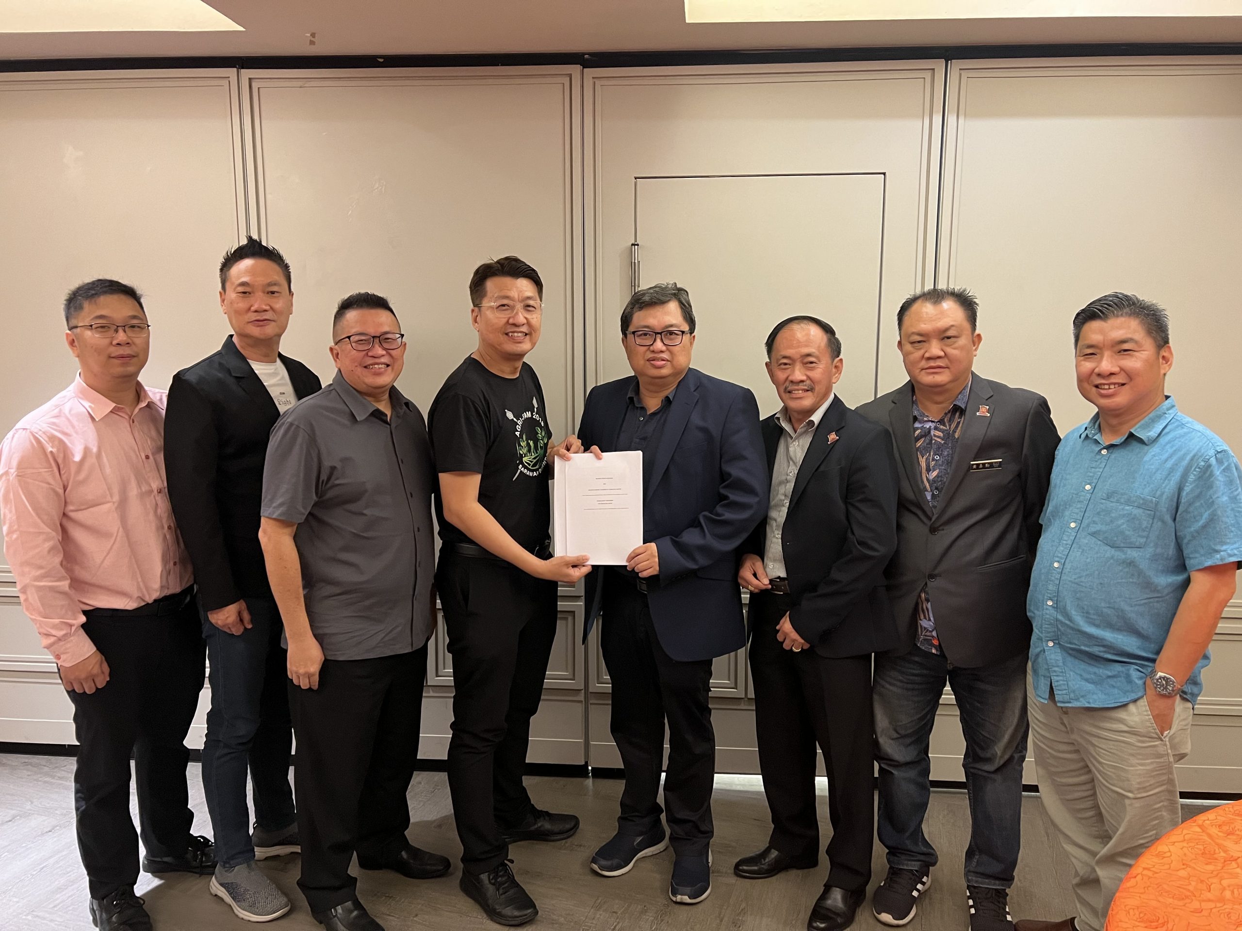 黄氏总商会签署合作协议 1图