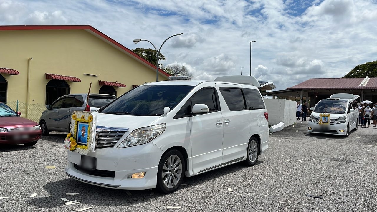 (全国版)南北大道恐怖车祸一家四口举殡
