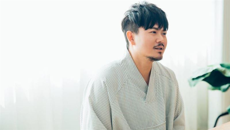 大马歌手丘沁伟吸毒又被逮 穿内裤躲厕所大叫