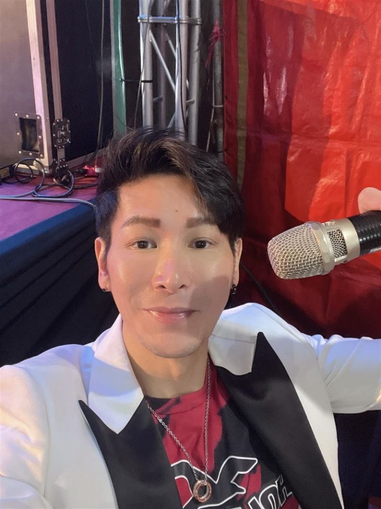 杨绣惠深飙骂男歌手 “看到人就借钱”