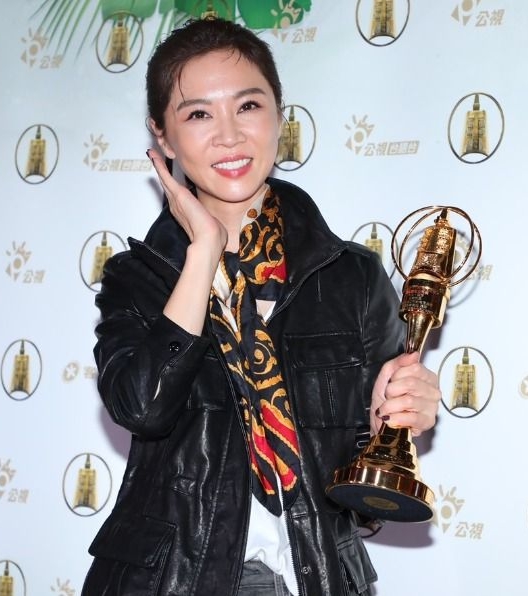金钟57|陈亚兰《嘉庆君》破天荒夺视帝 杨谨华再失视后强忍泪水