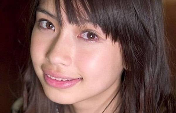 Angelababy整牙前后照被盗用 怒提告获赔逾2万