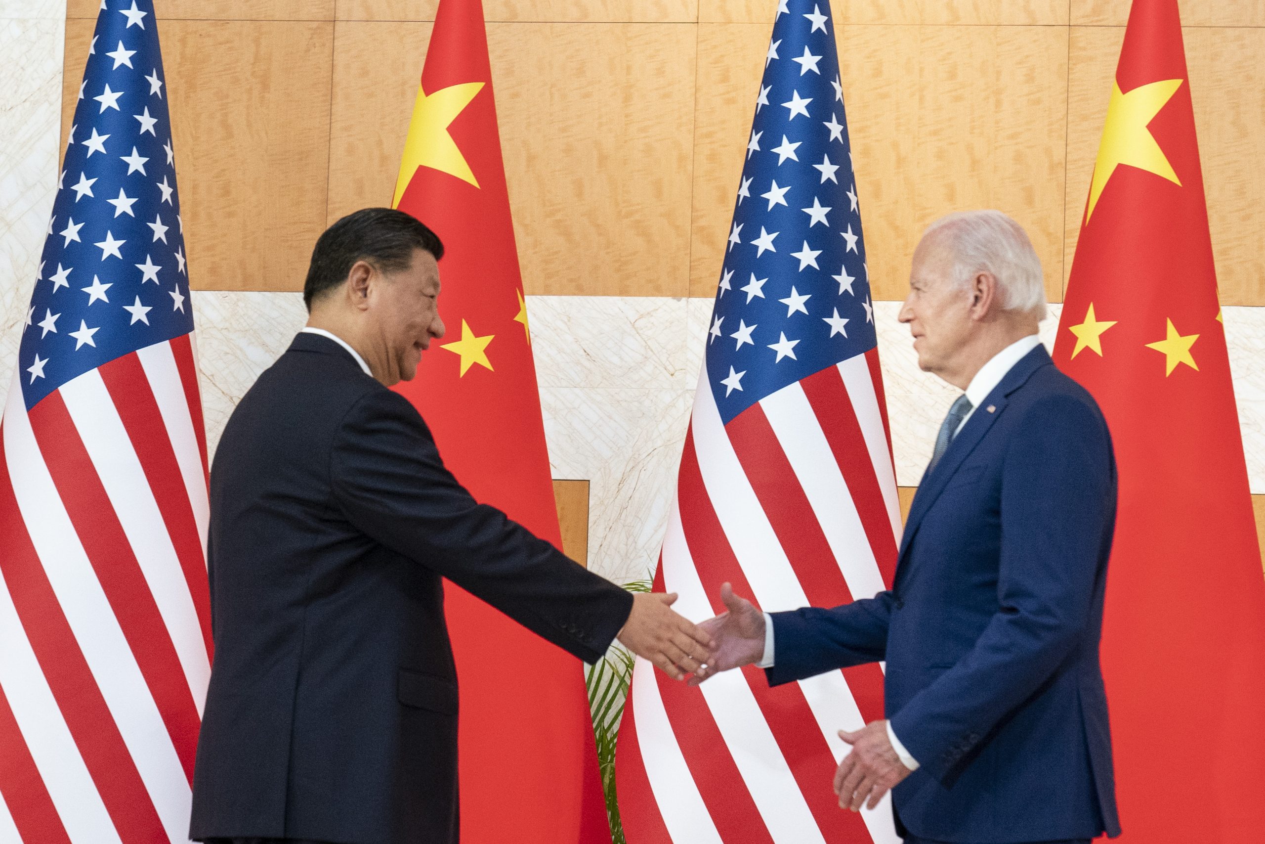 习拜会世纪之握 专家:两动作泄内心超尴尬