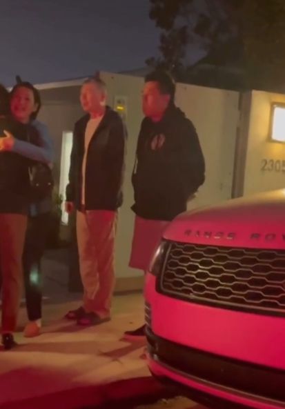 冯小刚被爆移民美国 发文辟谣强调吃不了西餐