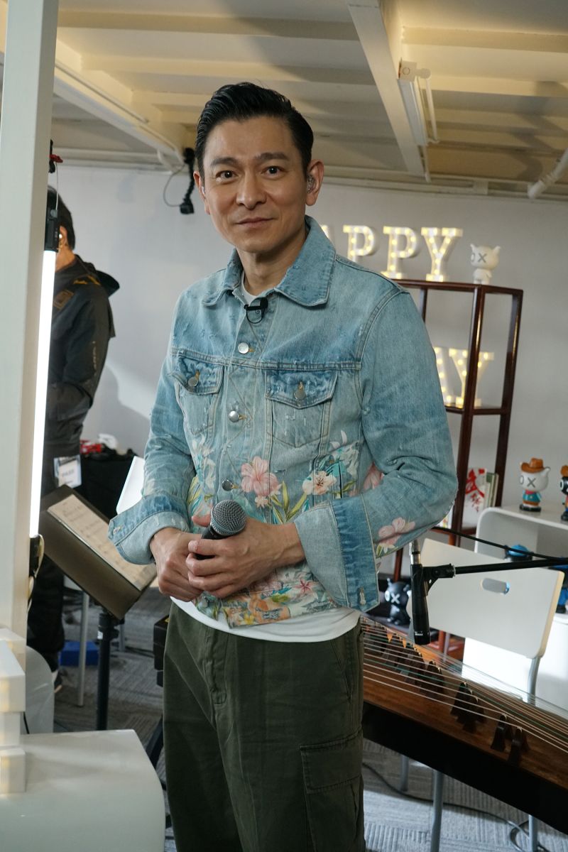 刘德华穿激短热裤引负评 网集体崩溃:感觉不是很好
