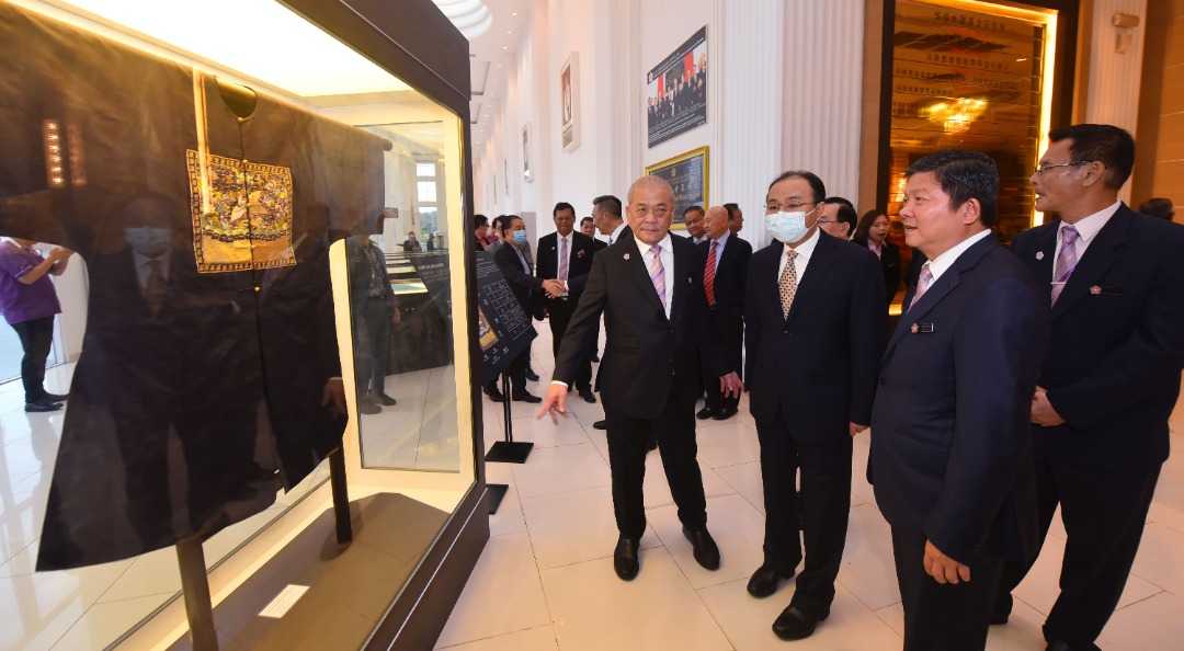吴添泉:呼吁参观清末纺织品特展