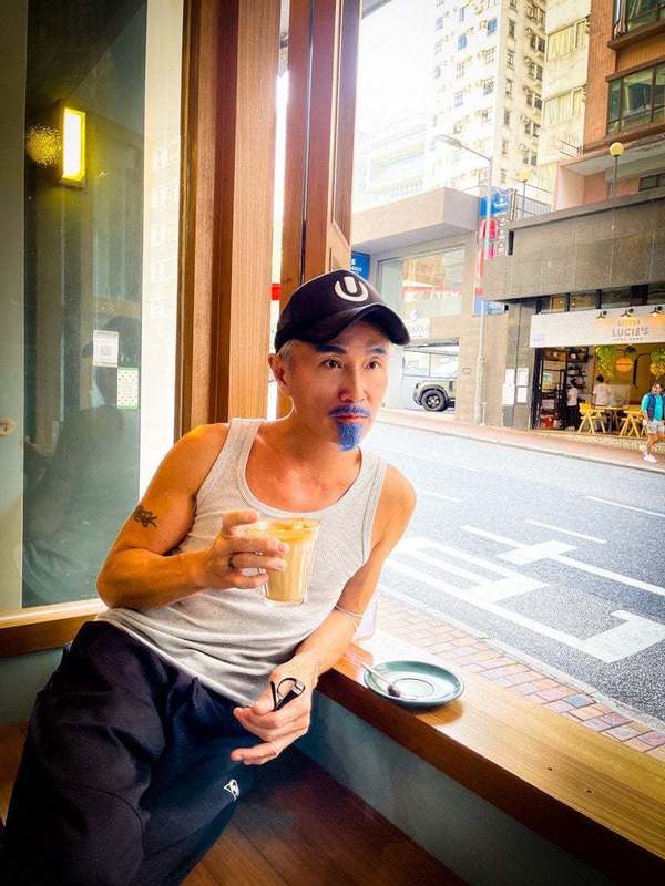 周启生搭德士被兜路对方反报警 控诉司机不关收音机掀热议