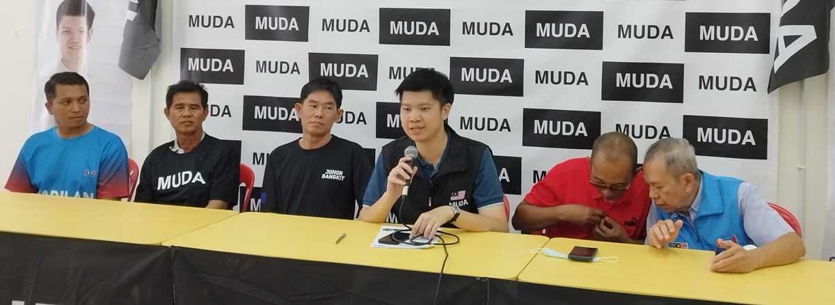 国:大选特辑:新闻:国会解散后在选区宣布大笔拨,林伟捷强烈谴责国阵违反选举条例