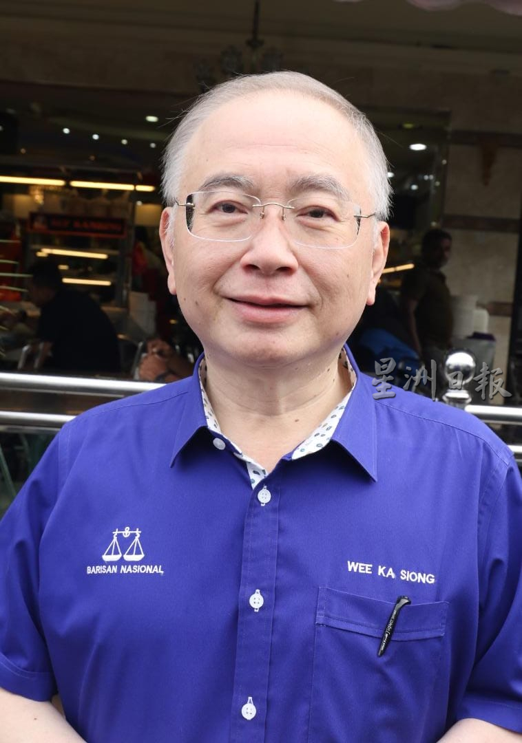 挂横幅要王晓庭回家顾孩子 魏家祥:侮辱女性破坏民主