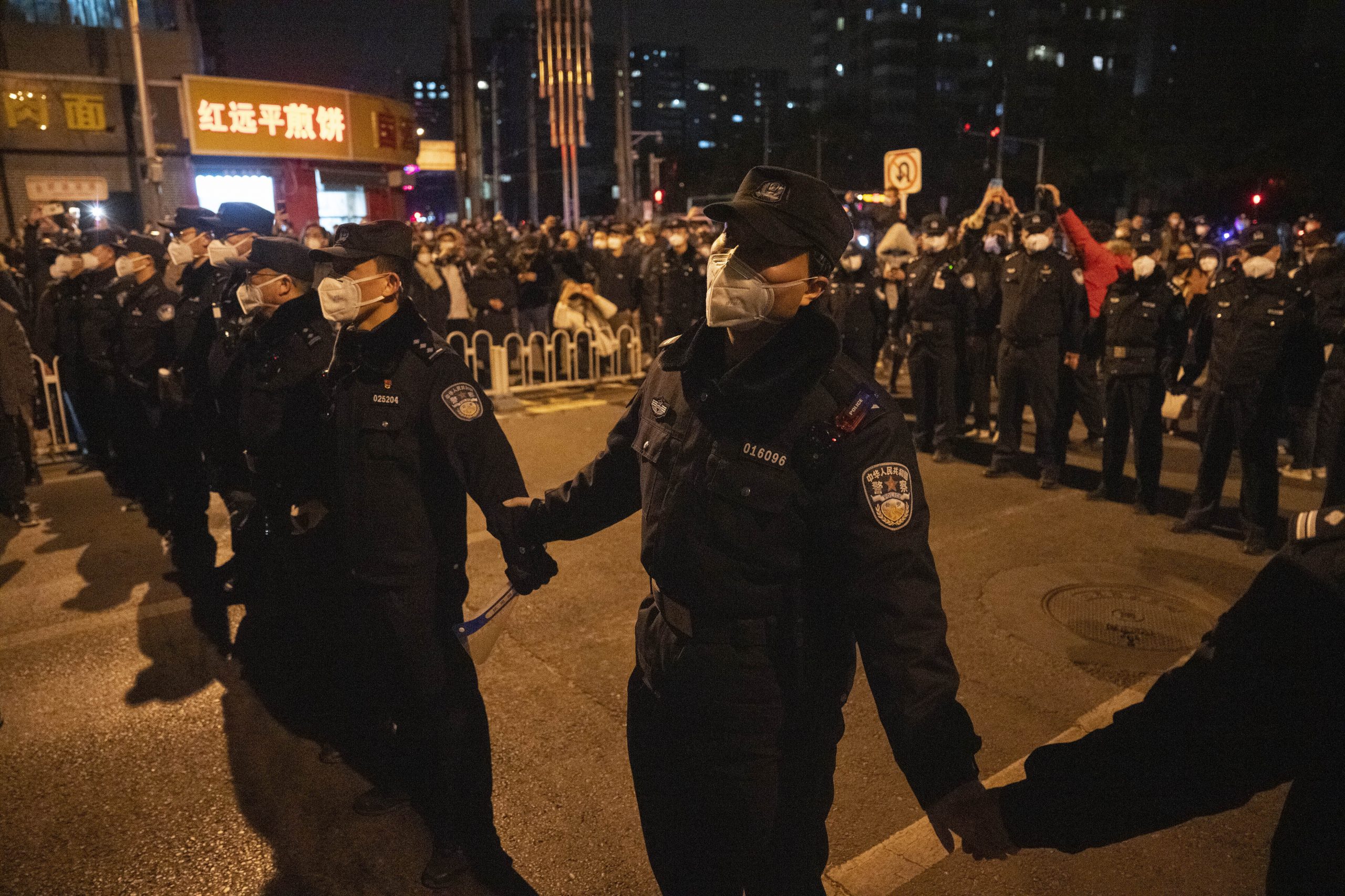 多地爆反封控抗争 专家:中国恐迎来“更专制”的习时代