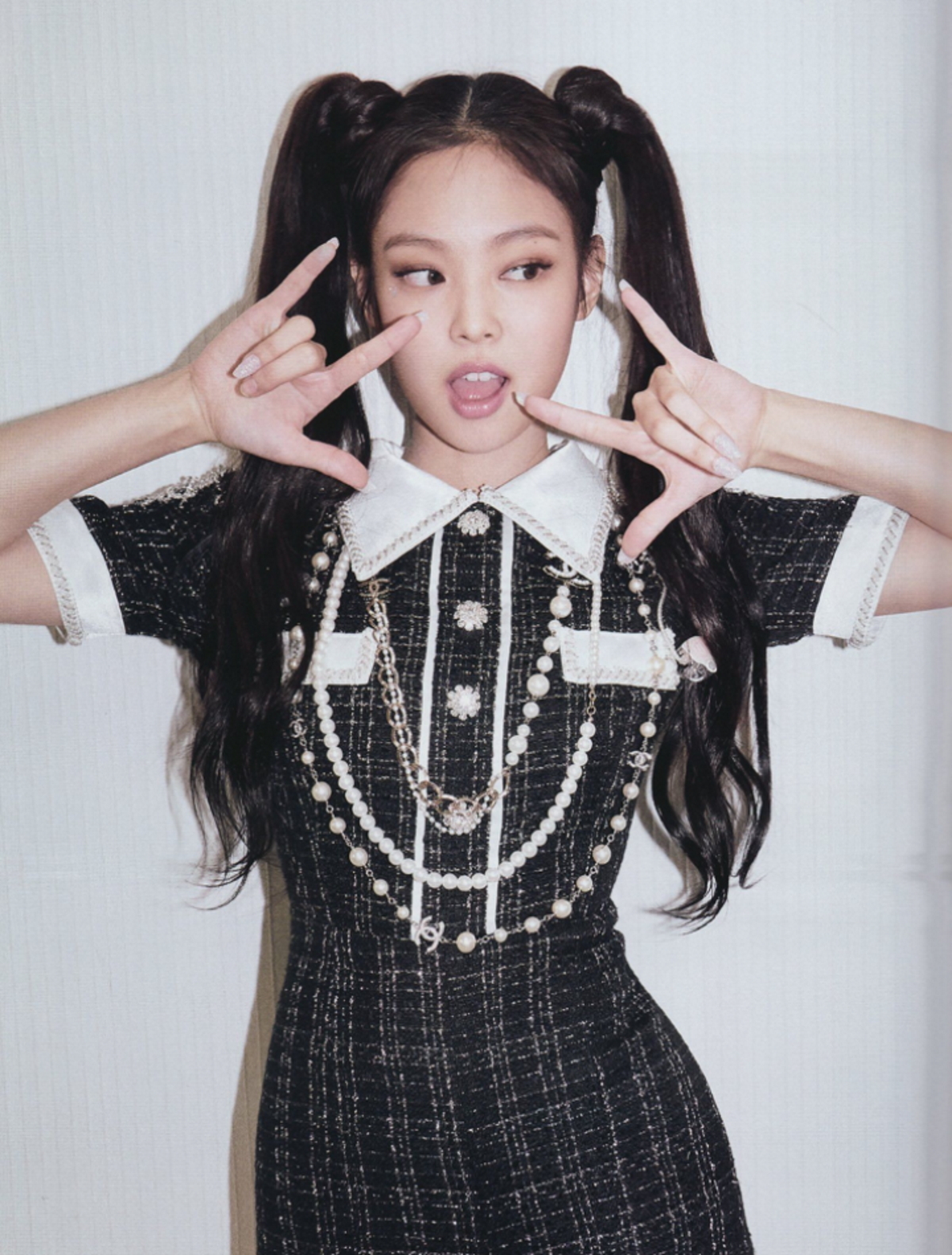 女粉丝把名字文上身 Jennie睁眼摀嘴惊喊:OMG