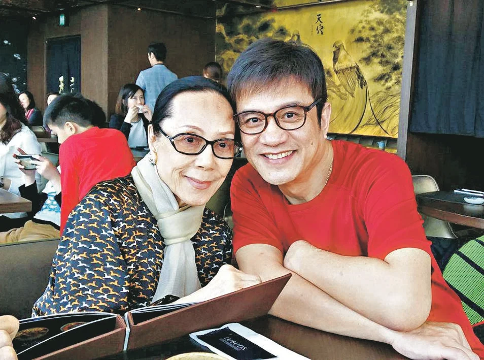 粤语片红星嘉玲离世 无线御用恶人黄柏文公开母子关系