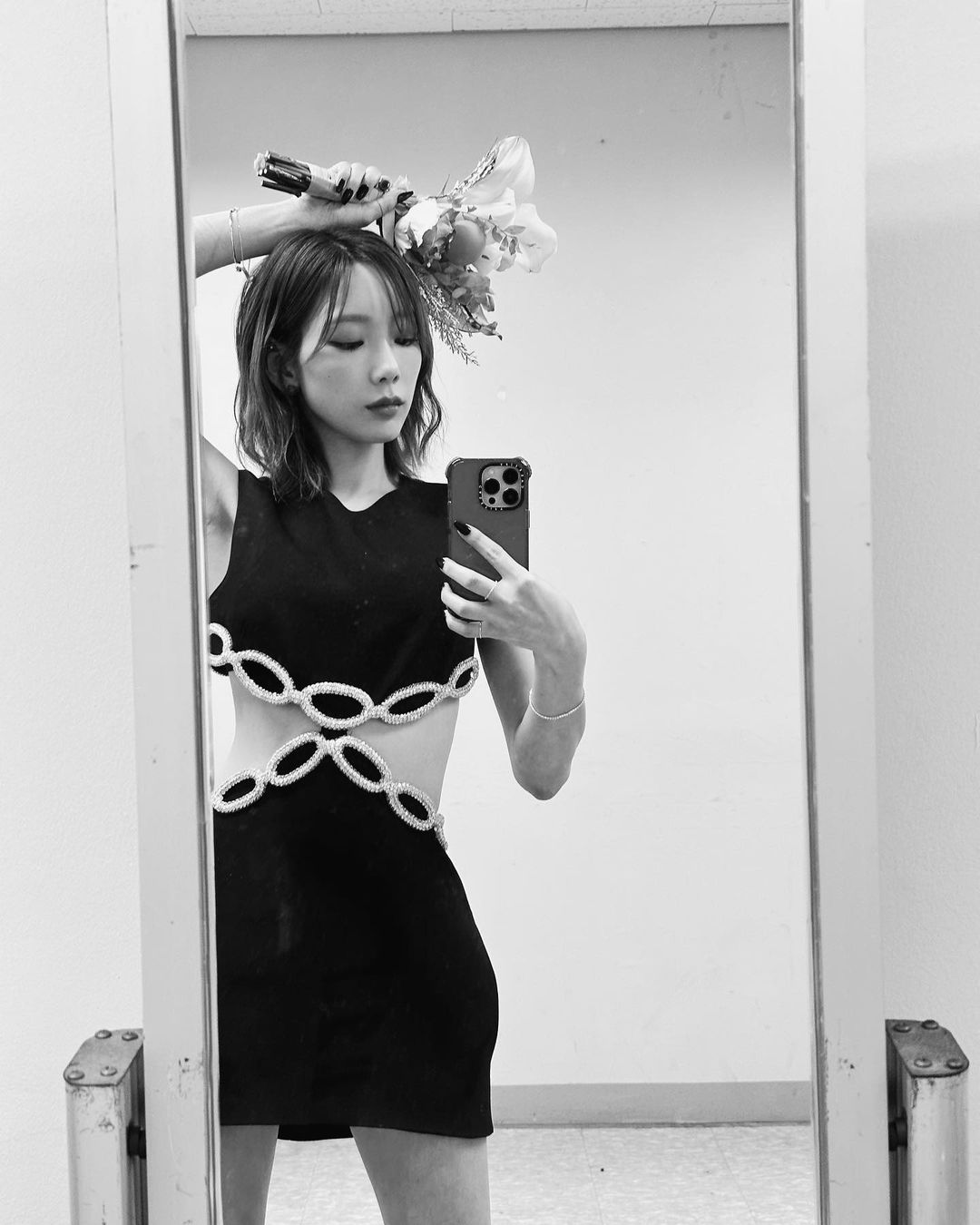 赢IU摘GMA女歌手奖遭质疑 太妍发文惹粉丝担忧