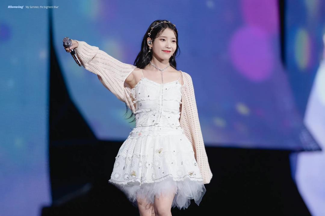 赢IU摘GMA女歌手奖遭质疑 太妍发文惹粉丝担忧