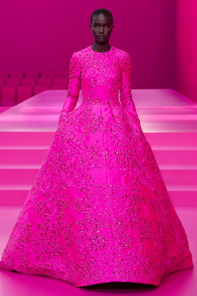 KING CHAN/VALENTINO PINK ON PINK 粉红色的一身