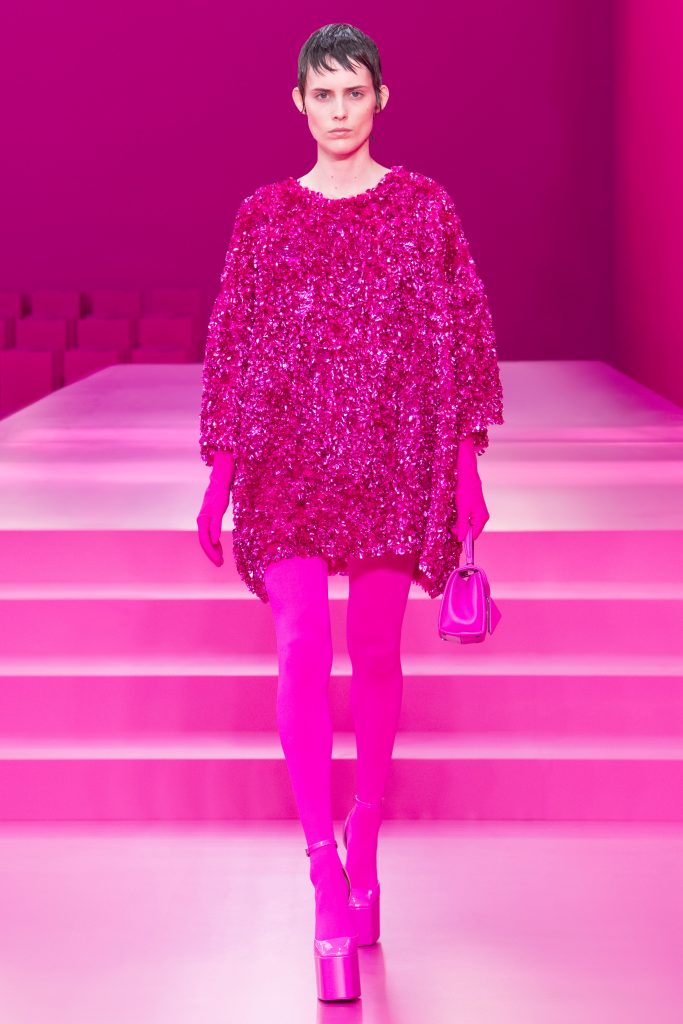 KING CHAN/VALENTINO PINK ON PINK 粉红色的一身