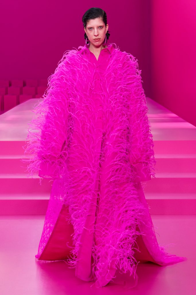 KING CHAN/VALENTINO PINK ON PINK 粉红色的一身