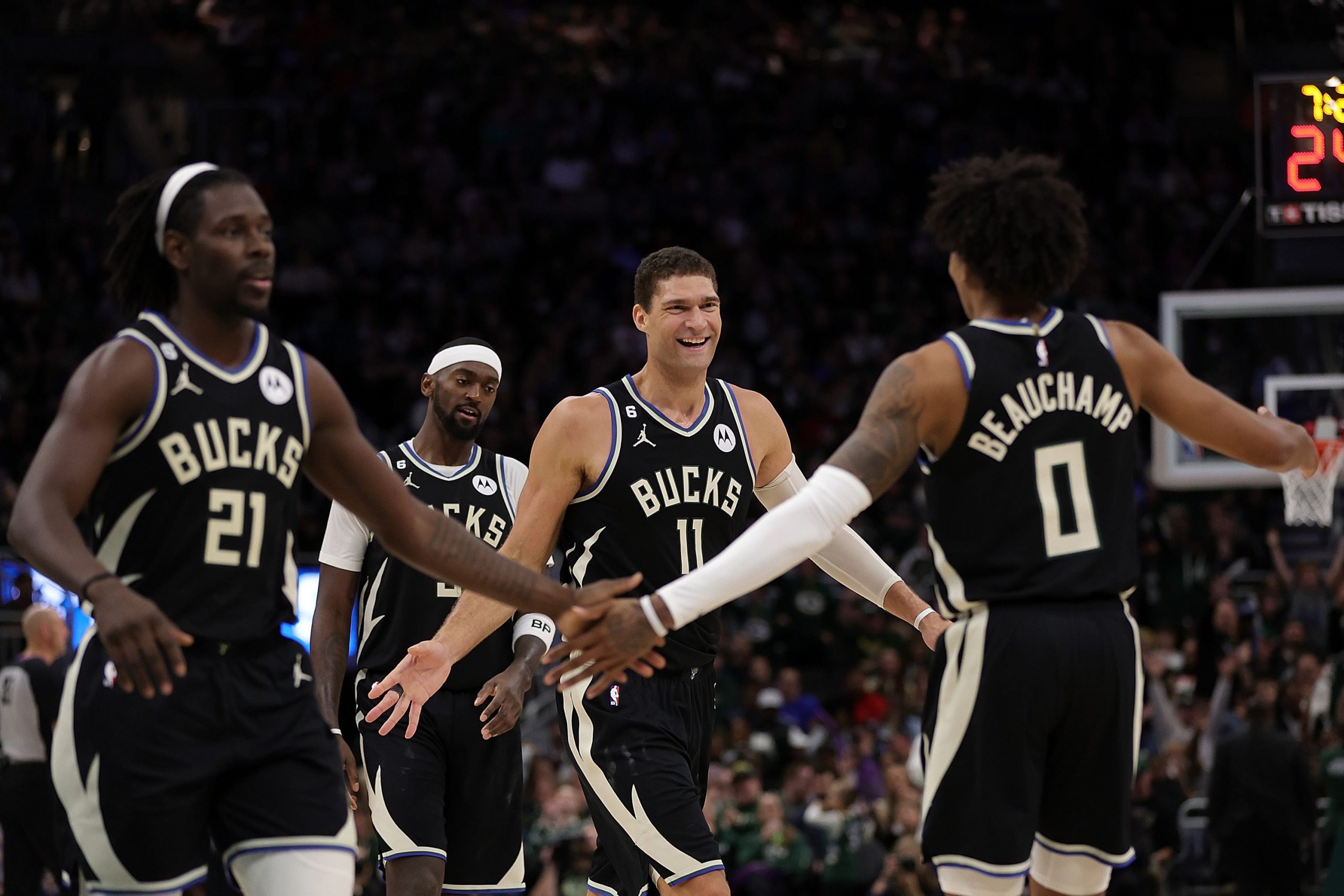 NBA|缺少字母哥一样扫“雷” 公鹿无敌开季9连胜
