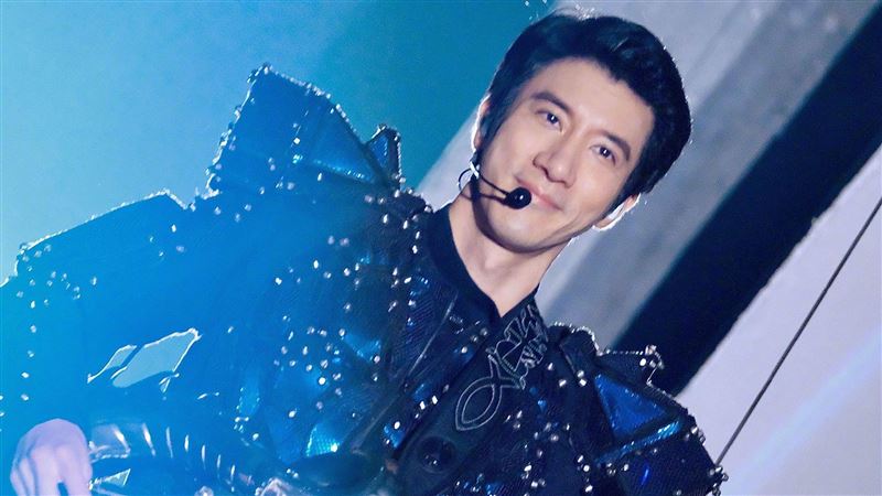 “哪怕只有1个人也要唱” 王力宏下月赌城复工