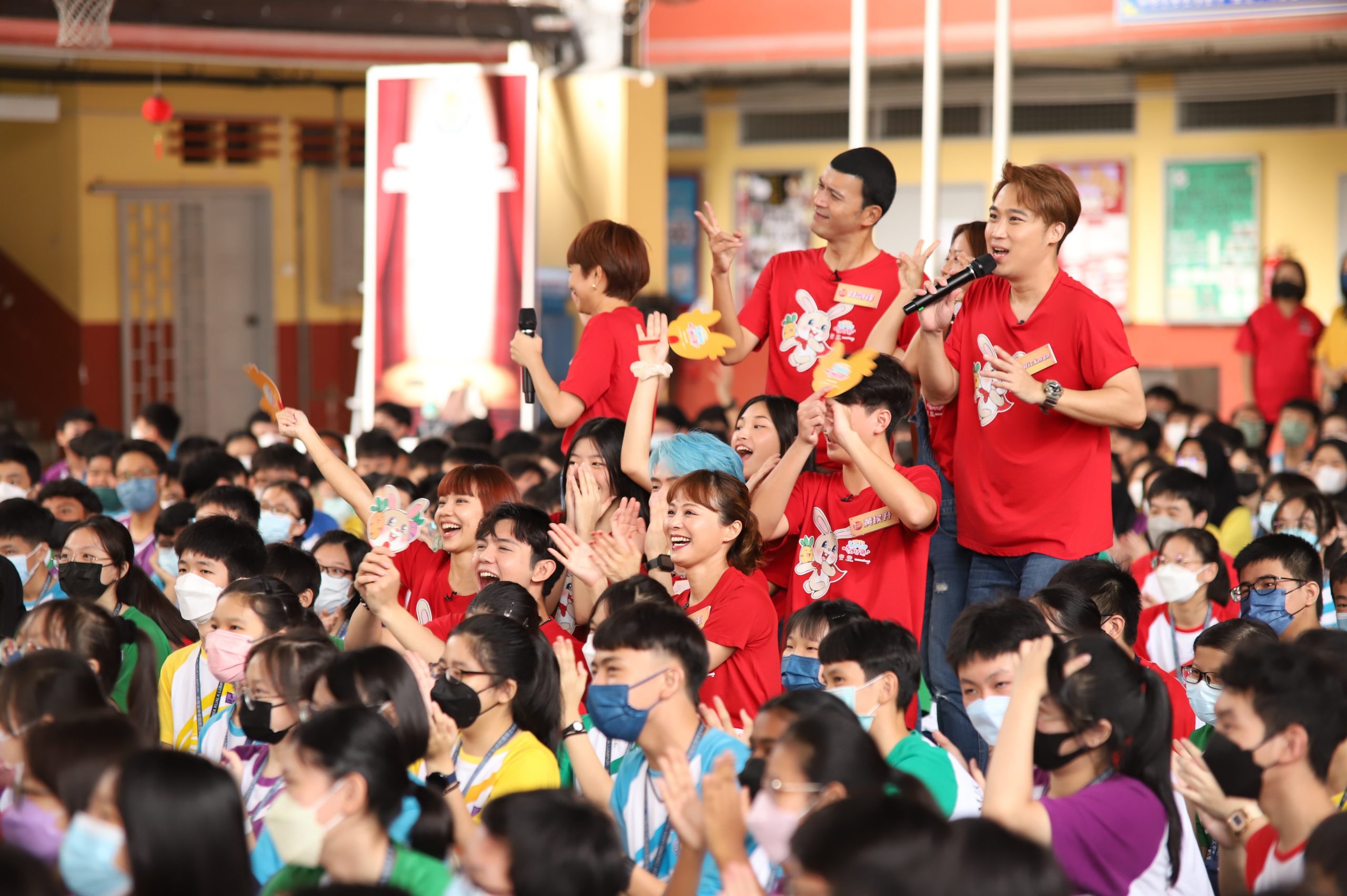 《新春FUN起来》开录 叶剑锋浴室滑倒带伤上阵