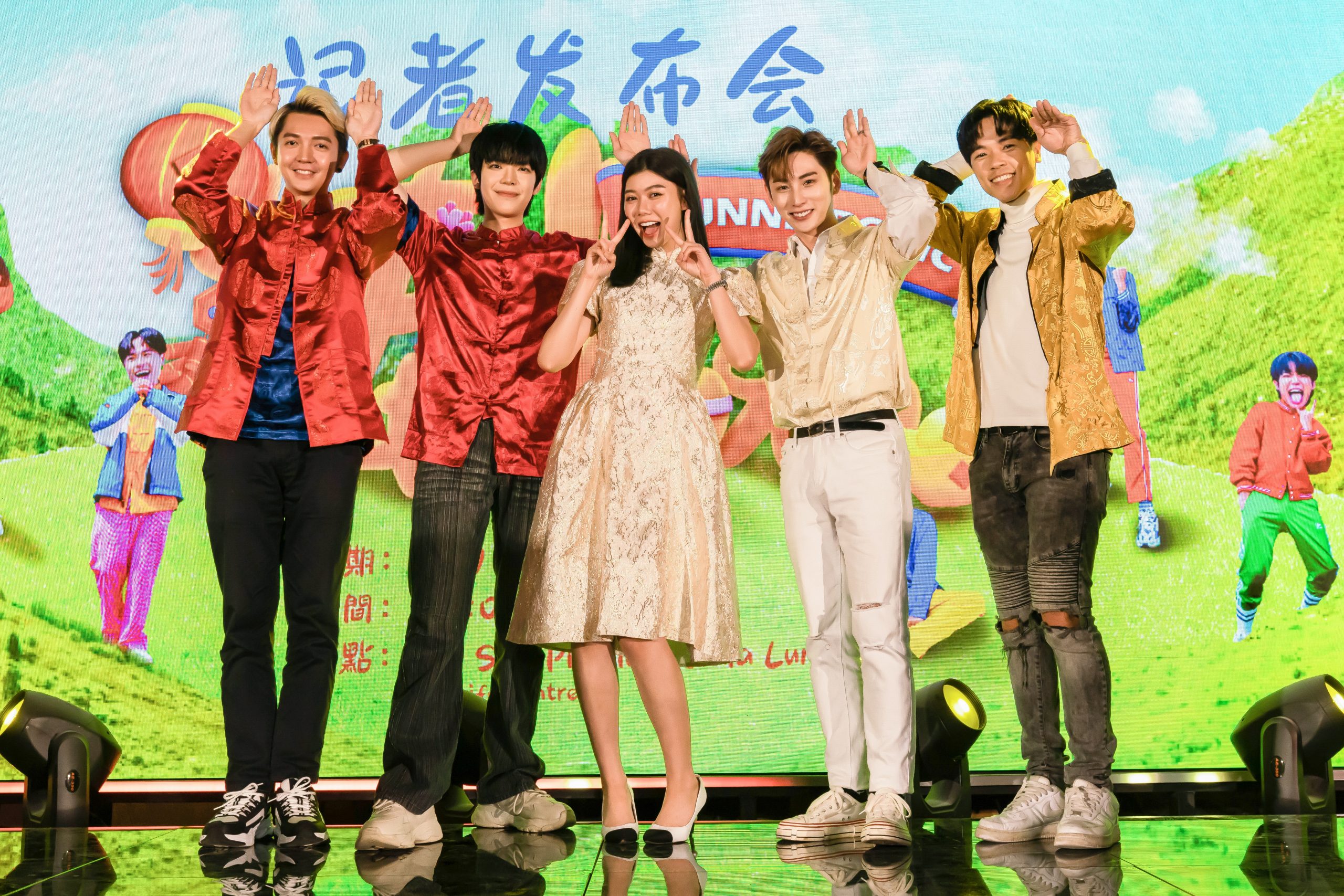 以健身操为创作概念 朱浩仁带领师弟妹齐跳《棒兔兔》
