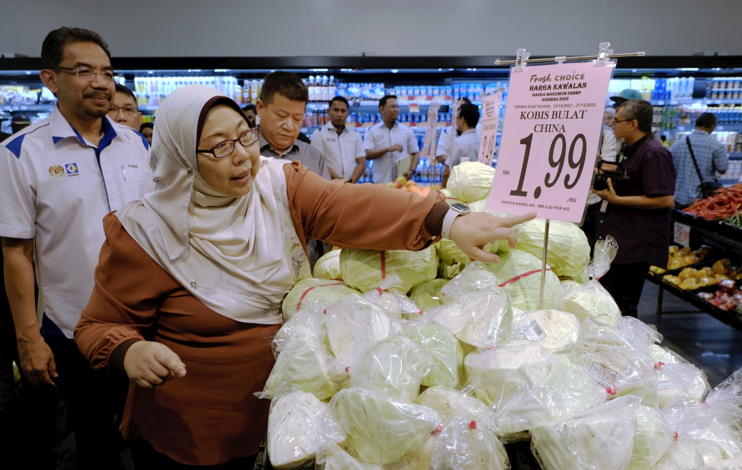 傅芝雅:突击检查全国4732商店,1220间面对日用品供应短缺。